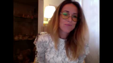 Snapshot of olyra11 chatting on September 12, 8:47 am olyra11 online show from September 12, 8:47 am