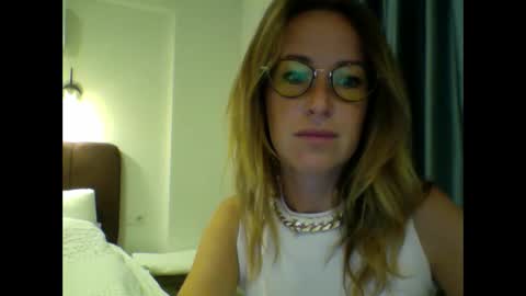 Snapshot of olyra11 chatting on January 6, 9:07 pm olyra11 online show from January 6, 9:07 pm