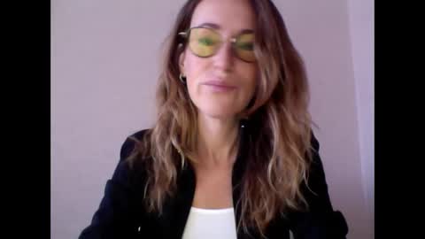 Snapshot of olyra11 chatting on February 25, 7:51 am olyra11 online show from February 25, 7:51 am