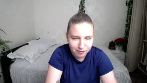 Snapshot of omg_sosexy_i chatting on July 7, 9:13 am omg_sosexy_i online show from July 7, 9:13 am