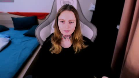 on_yxxx online show from December 2, 5:15 pm