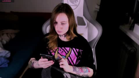 on_yxxx online show from December 8, 4:50 pm