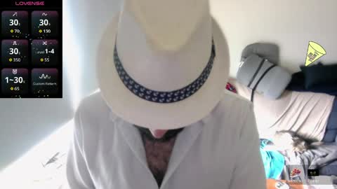 ona nisme online show from April 26, 2:59 pm