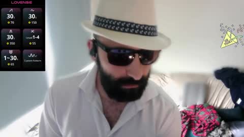 Snapshot of ona_nisme chatting on May 10, 3:39 pm ona nisme online show from May 10, 3:39 pm