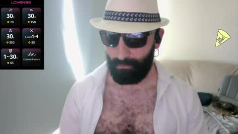 Snapshot of ona_nisme chatting on May 25, 4:02 pm ona nisme online show from May 25, 4:02 pm