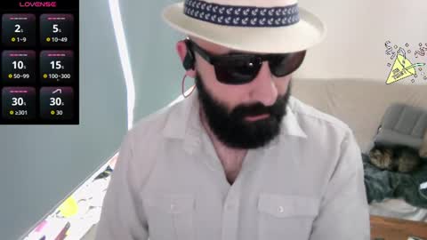 Snapshot of ona_nisme chatting on June 15, 4:42 pm ona nisme online show from June 15, 4:42 pm