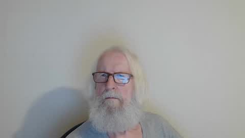 Somewhere over the rainbow online show from November 11, 9:15 pm