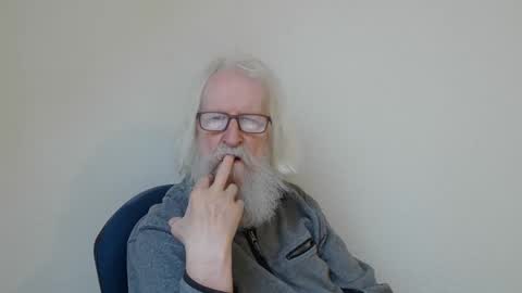 Somewhere over the rainbow online show from January 12, 7:57 am