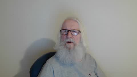 Somewhere over the rainbow online show from March 6, 9:22 pm