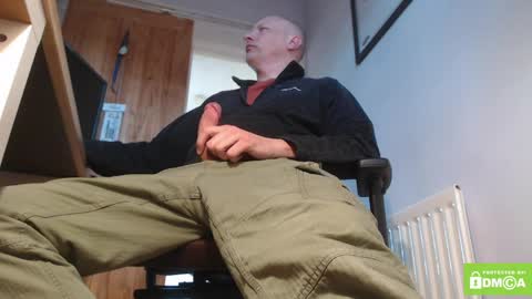 Snapshot of one_balled_wonder chatting on May 7, 4:12 pm one balled wonder online show from May 7, 4:12 pm