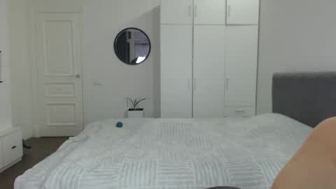 onebestlover online show from March 7, 3:28 pm