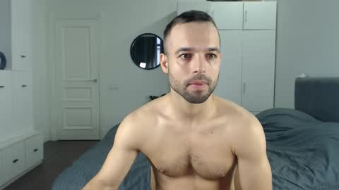 onebestlover online show from September 22, 7:32 am