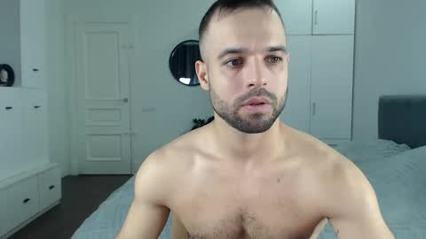 onebestlover online show from September 26, 9:57 am