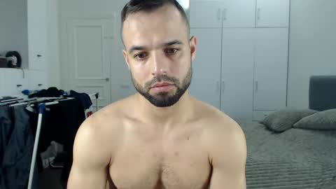 onebestlover online show from December 1, 5:45 am