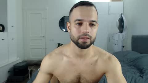 onebestlover online show from December 20, 7:37 am