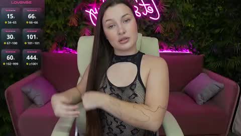 L A Y A online show from February 27, 2:32 am