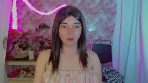 Snapshot of onelesslonelygirl69 chatting on July 28, 1:23 am KLIER online show from July 28, 1:23 am