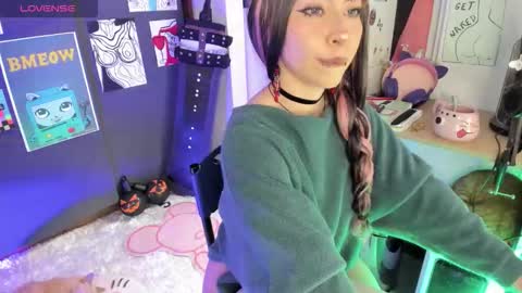 oni_dakotta online show from October 23, 1:10 pm