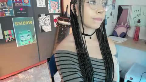 oni_dakotta online show from November 28, 2:31 pm