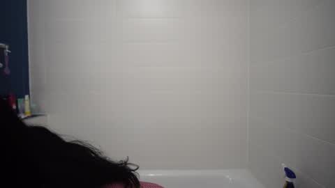 Snapshot of only_cara_mella chatting on January 10, 9:53 pm Cara Mella online show from January 10, 9:53 pm