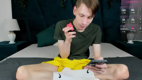 Erick  online show from November 10, 8:02 am