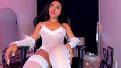 misssaray official online show from November 4, 11:59 pm