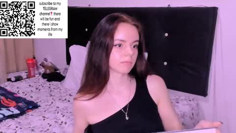 only_sarah1 online show from December 6, 1:18 am