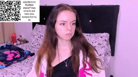 only_sarah1 online show from December 6, 11:25 pm