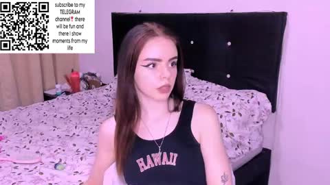 only_sarah1 online show from December 12, 11:58 pm