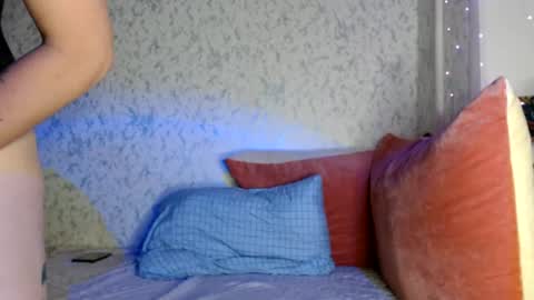 Snapshot of only_ubutterfly chatting on June 22, 6:38 pm Amalia online show from June 22, 6:38 pm