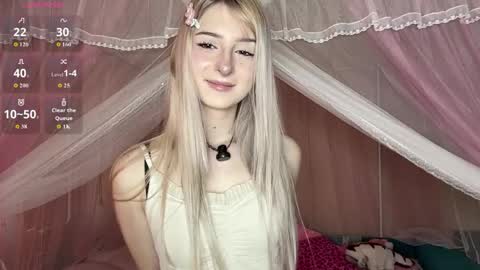 Snapshot of onlyeva1 chatting on May 3, 8:31 am Eva online show from May 3, 8:31 am