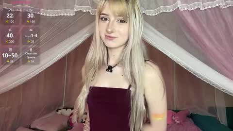 Snapshot of onlyeva1 chatting on May 8, 8:19 am Eva online show from May 8, 8:19 am