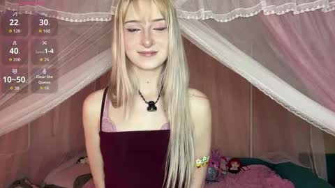 Snapshot of onlyeva1 chatting on May 10, 8:41 am Eva online show from May 10, 8:41 am