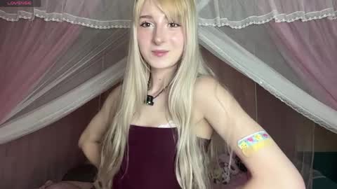 Snapshot of onlyeva1 chatting on May 14, 8:43 am Eva online show from May 14, 8:43 am