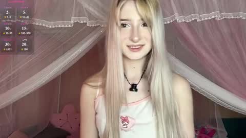 Snapshot of onlyeva1 chatting on June 6, 8:52 am Eva online show from June 6, 8:52 am