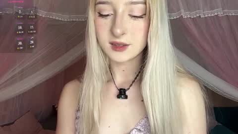 Snapshot of onlyeva1 chatting on June 10, 9:30 am Eva online show from June 10, 9:30 am