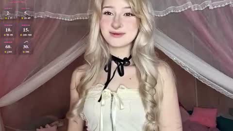 Snapshot of onlyeva1 chatting on July 21, 9:33 am Eva online show from July 21, 9:33 am
