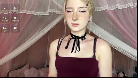 Snapshot of onlyeva1 chatting on August 1, 11:31 am Eva online show from August 1, 11:31 am