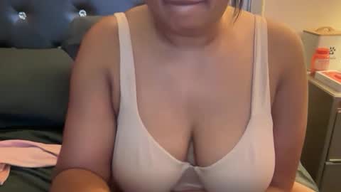 onlyinurdreams00 online show from January 11, 5:56 am