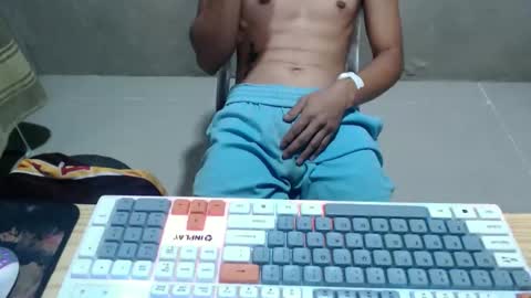 Snapshot of onlyjeric_x chatting on June 3, 2:33 pm jeeeyy online show from June 3, 2:33 pm