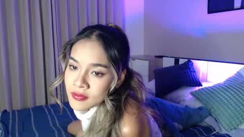 Snapshot of onlylilypeach chatting on May 10, 8:58 pm Lily Peach - online show from May 10, 8:58 pm