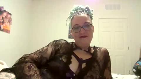 Snapshot of onlylovedinthedark chatting on October 27, 12:47 am onlylovedinthedark online show from October 27, 12:47 am