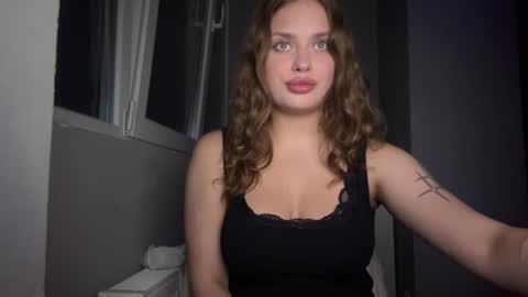 Snapshot of onlymiababe chatting on July 8, 9:41 pm Mia online show from July 8, 9:41 pm