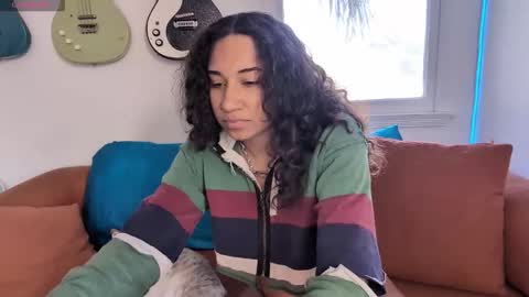 Snapshot of onlystrings chatting on February 7, 10:35 pm Duo online show from February 7, 10:35 pm