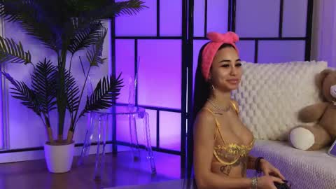 Snapshot of onlyxandra7 chatting on February 3, 6:40 am Xandra online show from February 3, 6:40 am