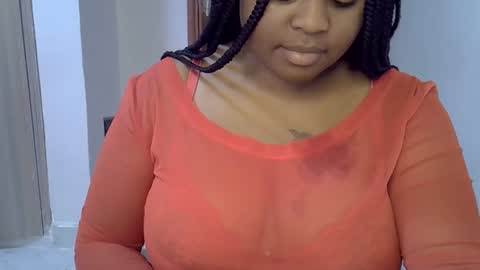 Snapshot of onlyyhazelbrown chatting on September 17, 9:33 am Patience online show from September 17, 9:33 am