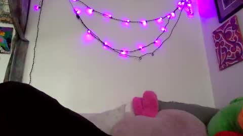 Snapshot of onyxchainz chatting on February 24, 10:19 pm OnyxChainz online show from February 24, 10:19 pm