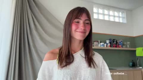 Snapshot of oofbabe__ chatting on June 5, 10:48 pm Helen online show from June 5, 10:48 pm