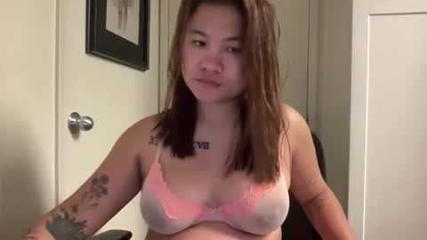 Snapshot of oohhellothere chatting on December 19, 8:54 am Miss Girly online show from December 19, 8:54 am