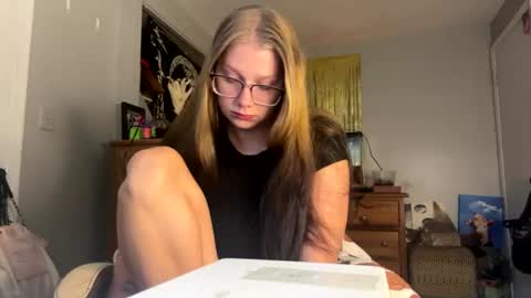 oohlarae22 online show from July 31, 10:47 am